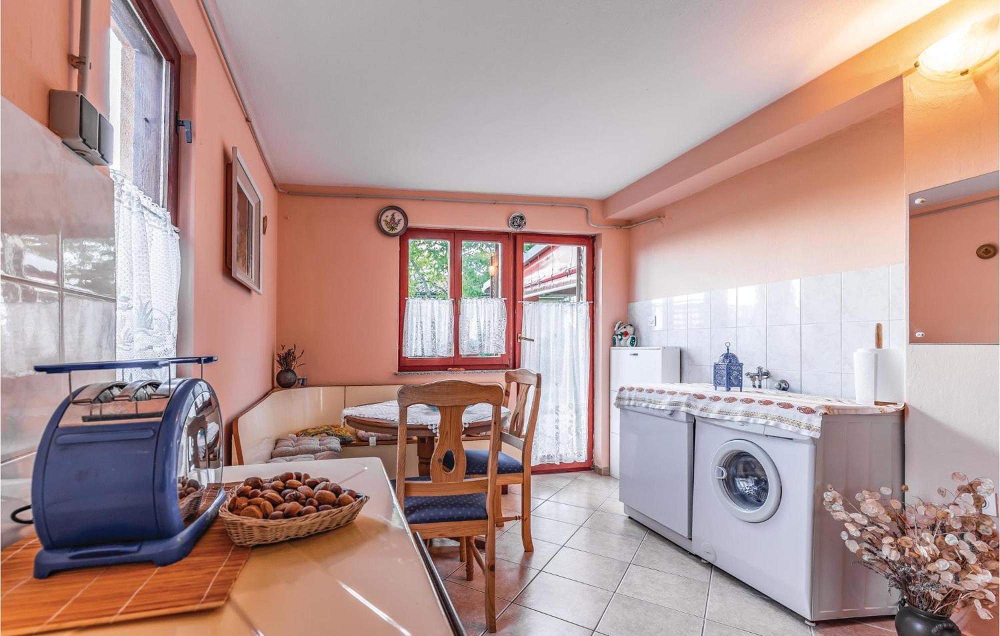 1 Bedroom Pet Friendly Home In Šišan Dış mekan fotoğraf